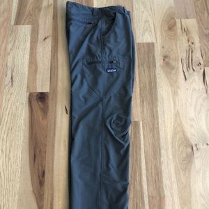 Used good condition mens grey hiking pants. No stains, tears or odors